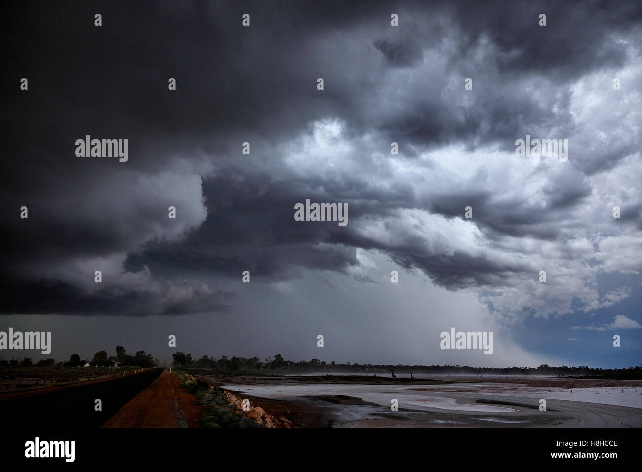 Tempesta dannosa formazione di Salt Lake vicino a Mildura, Victoria, Australia Foto Stock
