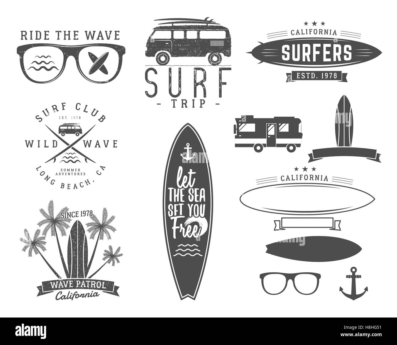 Set di Vintage grafica surf e gli emblemi per il web design o la stampa. Surfer Beach stile design logo. Badge di surf. Guarnizione tavola da surf, elementi, simboli. Estate imbarco sulle onde. hipster insegne Foto Stock