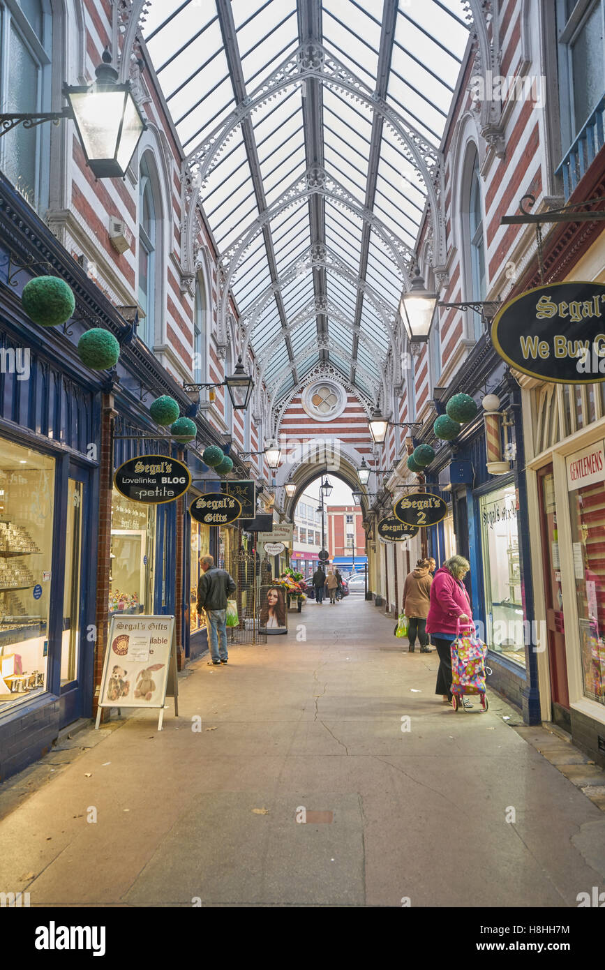 Victorian shopping arcade scafo. Foto Stock
