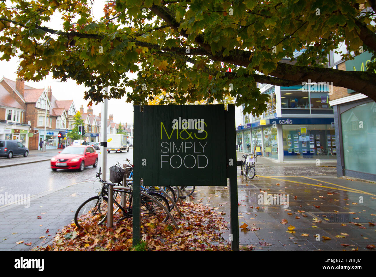 Marks e Spencer cibo semplicemente Accedi Summertown, Oxfordshire, Regno Unito Foto Stock