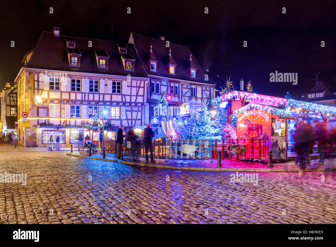 Bambini il parco di divertimenti a Natale. Petite Venezia, piccola Venezia,Colmar. Haut-Rhin. L'Alsazia. Francia Foto Stock