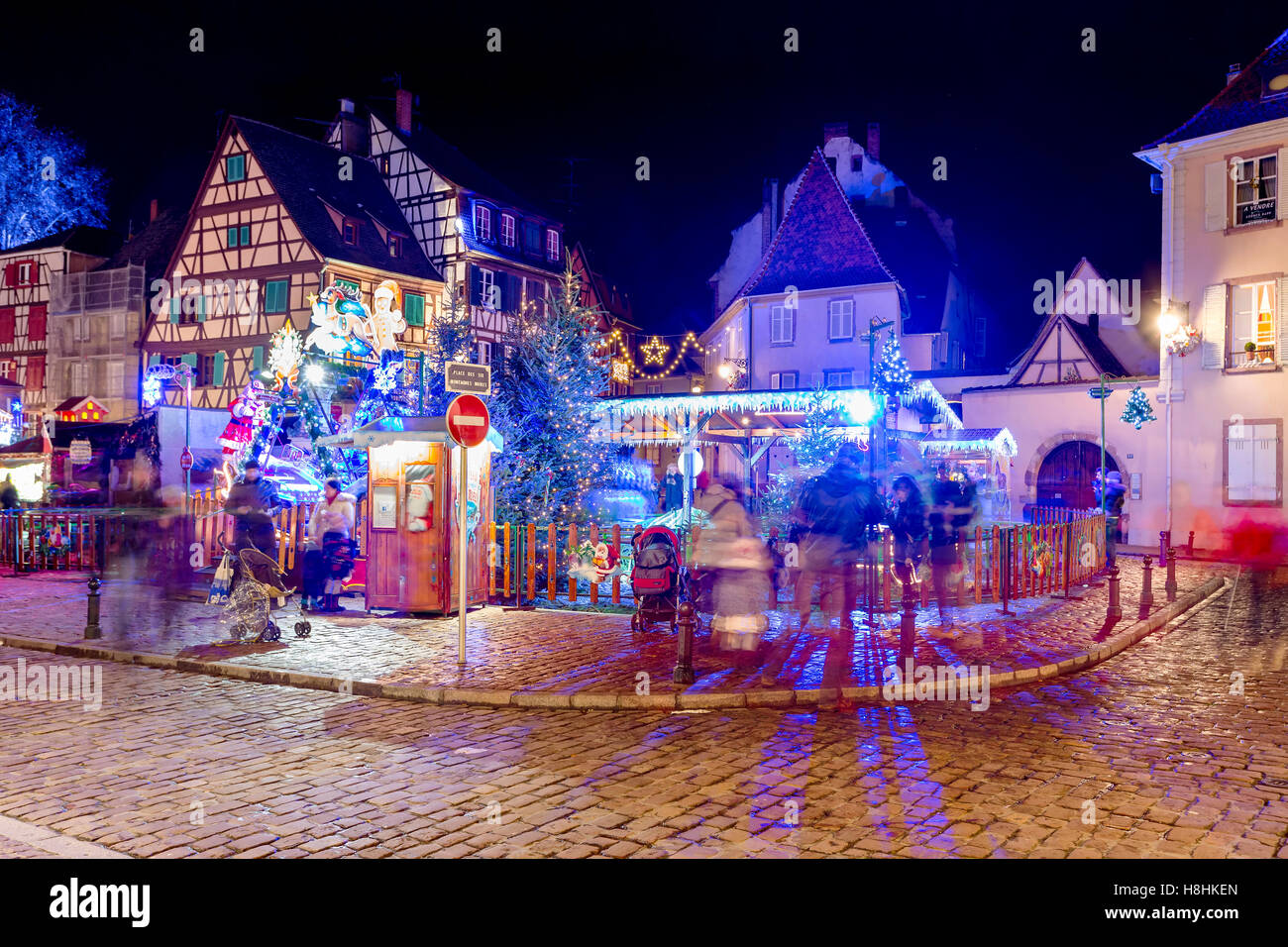 Bambini il parco di divertimenti a Natale. Petite Venezia, piccola Venezia,Colmar. Haut-Rhin. L'Alsazia. Francia Foto Stock