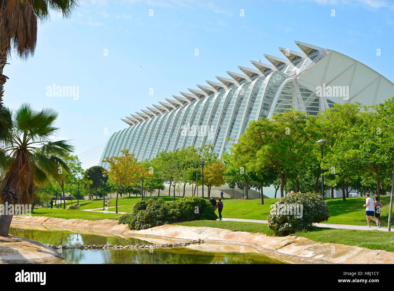 La Città delle Arti e delle scienze in Giardini Turia, Valencia, Spagna. Con il Principe Felipe museum edificio in background e pe Foto Stock