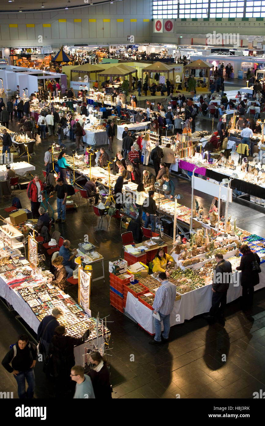 Germania, la zona della Ruhr, Dortmund, fiera di minerali, fossili, gemme e gioielli presso il centro espositivo Westfalenhallen. Foto Stock