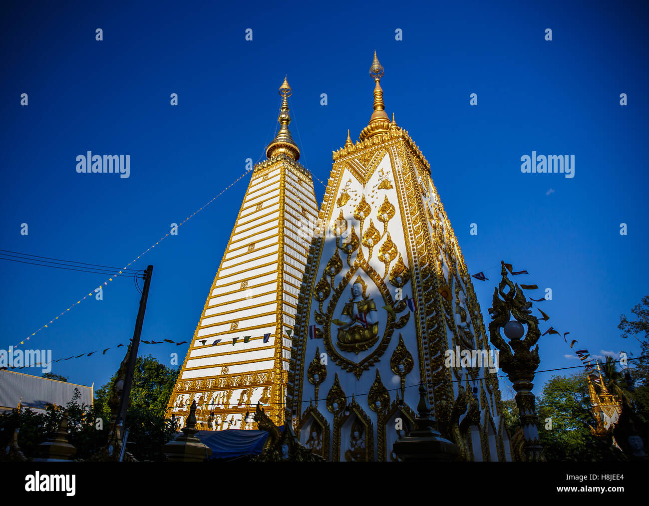 Ubon Ratchathani, Tailandia - 1 Gennaio 2016 : arte tailandese nella Pagoda a Phrathat Nong Bua tempio di Ubon Ratchathani, Thailandia su J Foto Stock