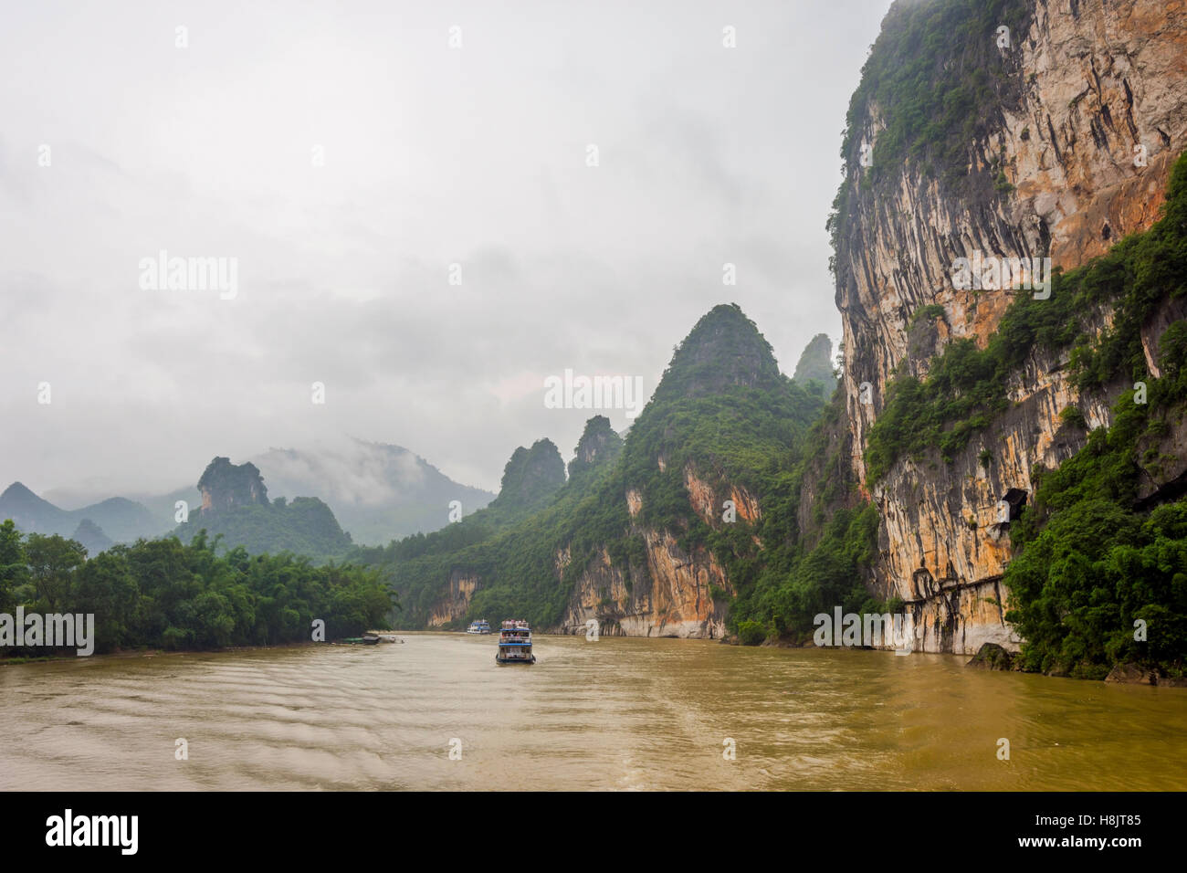 Crociera in barca sul fiume Li, nel Guangxi Zhuang, Cina Foto Stock