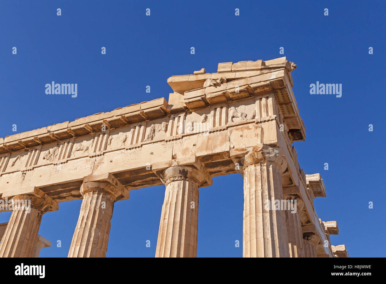 Angolo del Partenone tempio sulla Acropoli di Atene Foto Stock