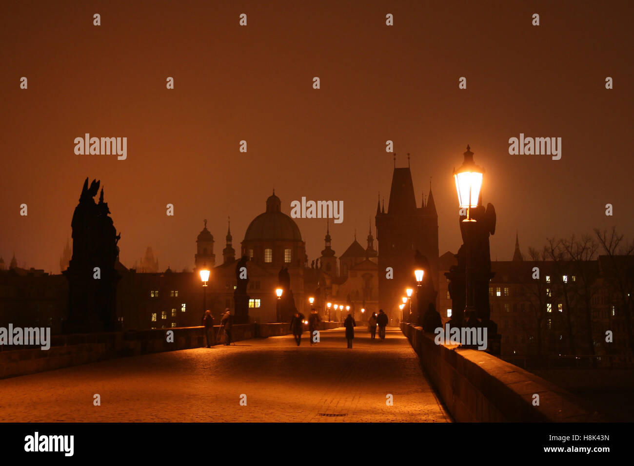 Alba sul Ponte Carlo a Praga Foto Stock