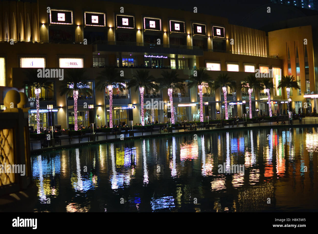 Dubai Mall di notte Foto Stock