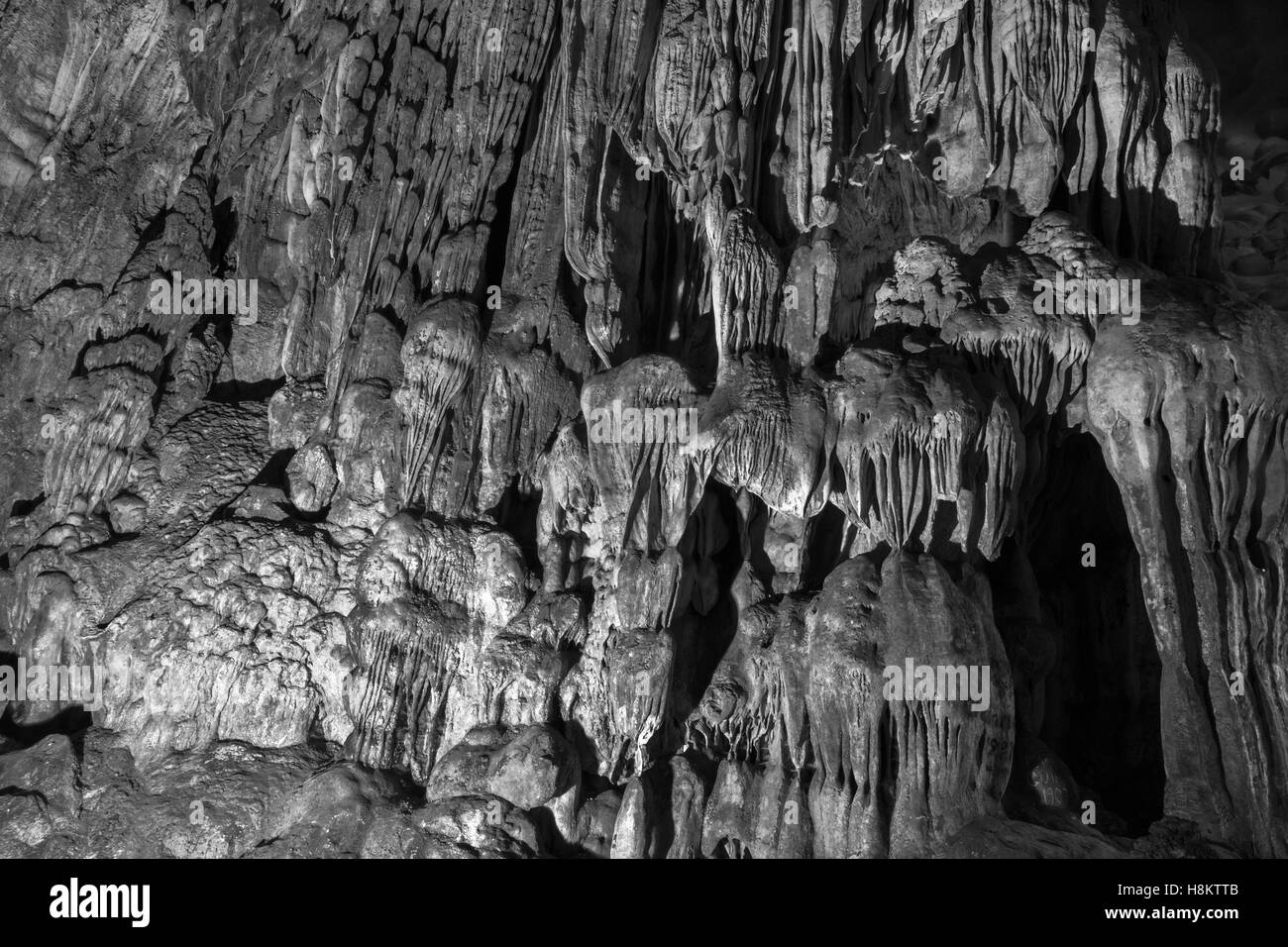 Grotta freatica geomorfologia, Sung Sot Cave (Grotta delle sorprese), la baia di Ha Long, Vietnam del nord Foto Stock