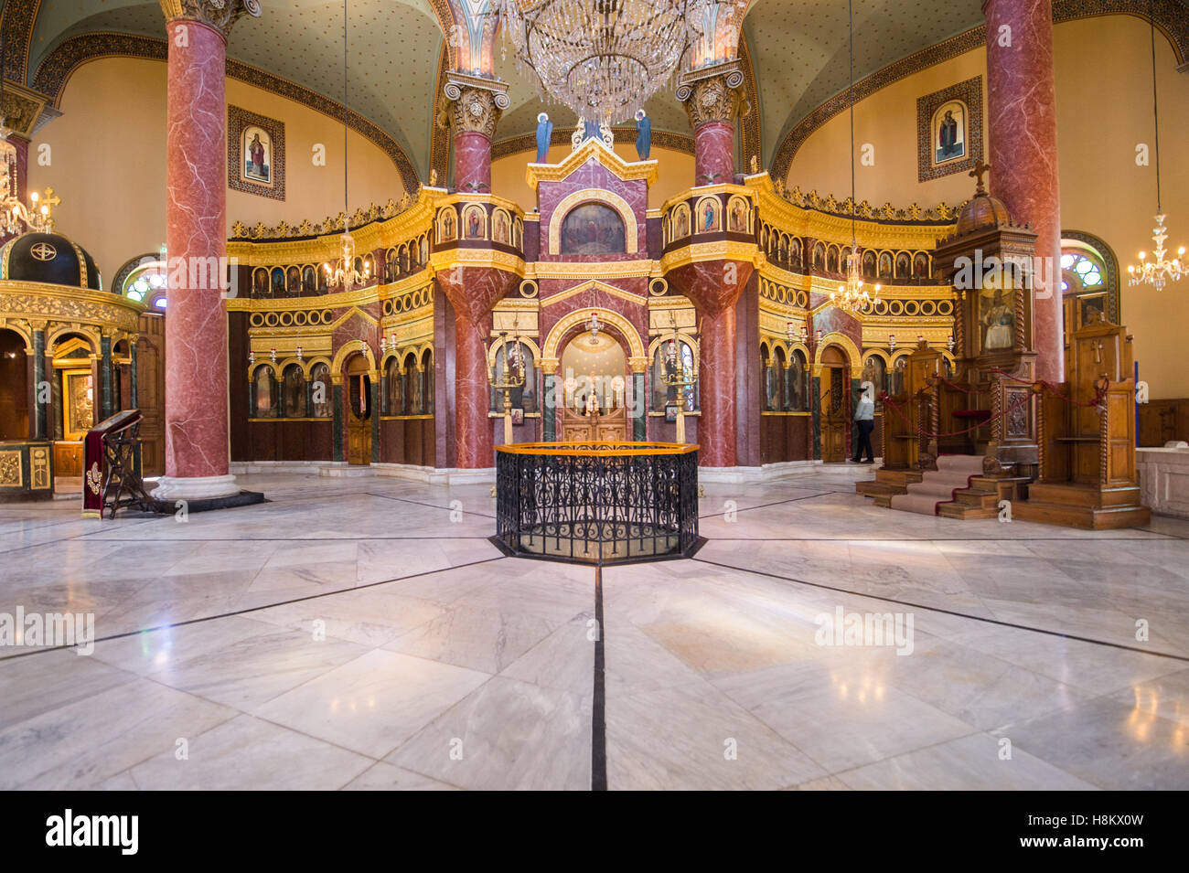 Il Cairo, Egitto. Interni ornati del ricostruito monastero di St George nel quartiere copto al Cairo. Foto Stock