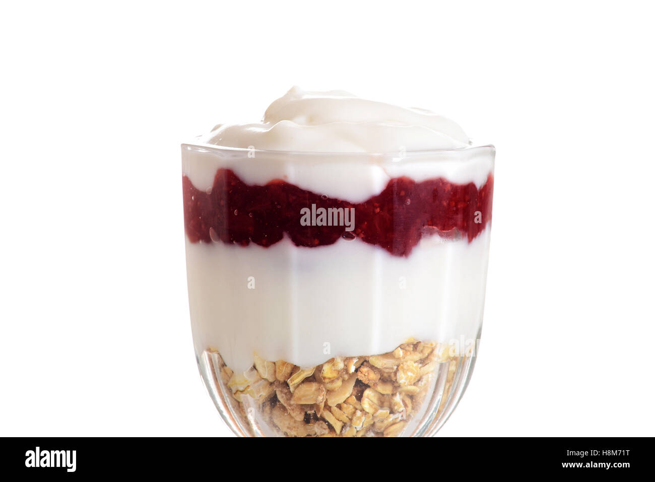 Primo piano isolato fragola parfait di vaniglia Foto Stock