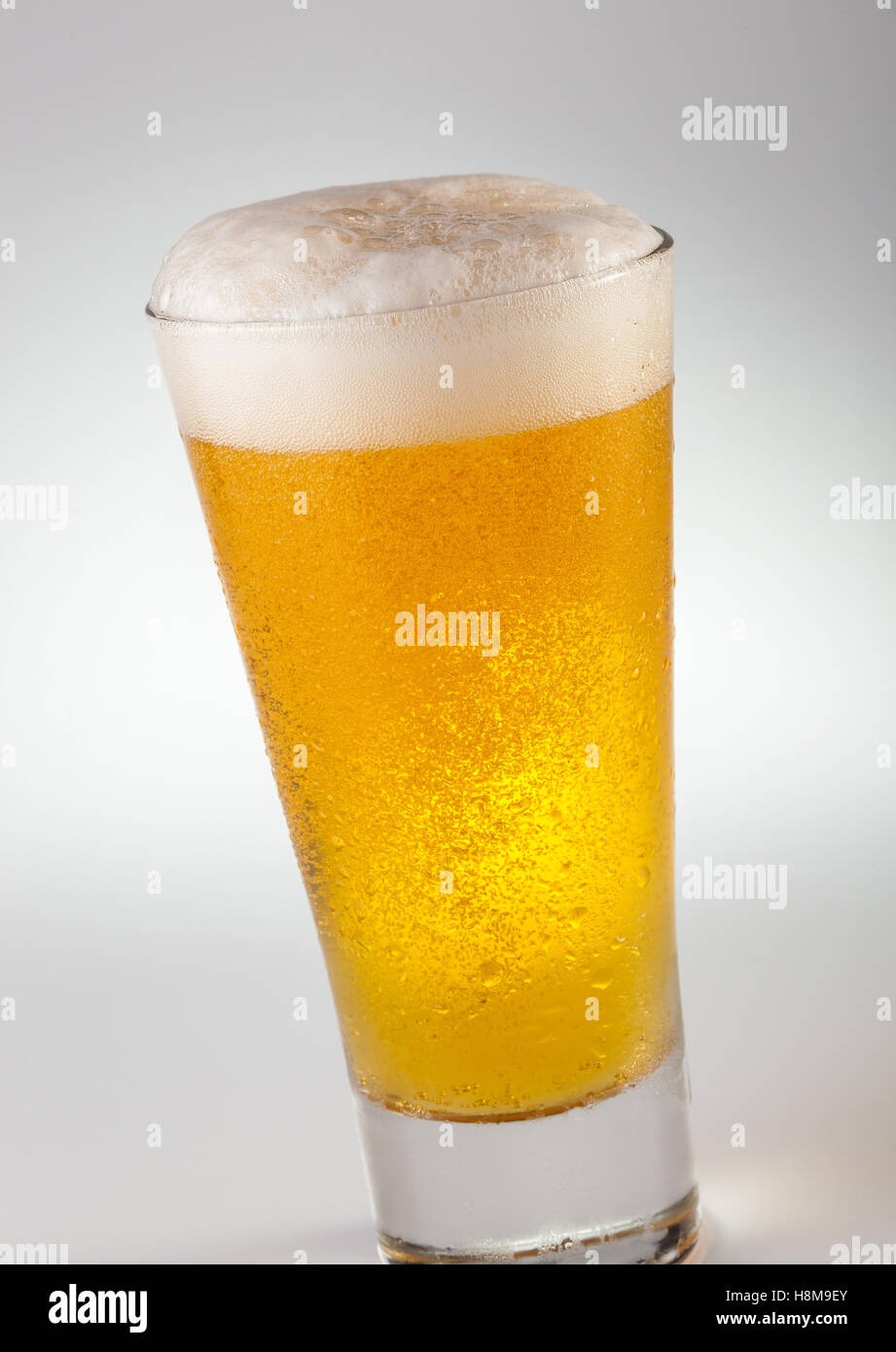 Un bicchiere di weizen birra di grano Foto Stock