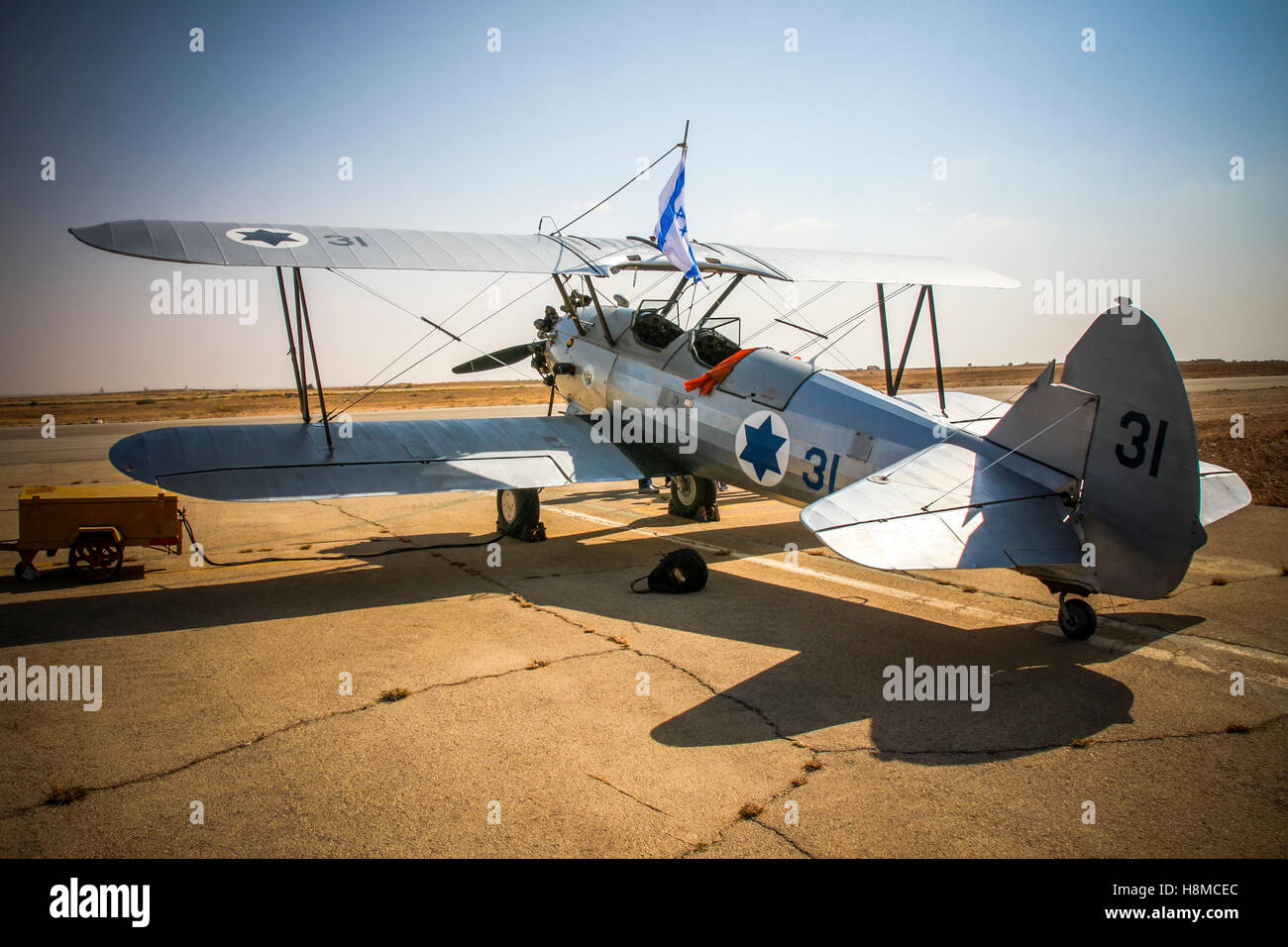 Forza Aerea israeliana Stearman (Boeing) Modello 75 PT-17 biplano, di cui almeno 9,783 sono state costruite negli Stati Uniti durante la 1 Foto Stock