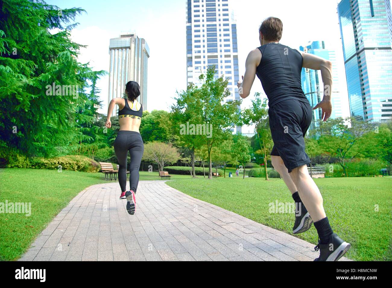 Sport sano persone trail running che vivono una vita attiva. Foto Stock