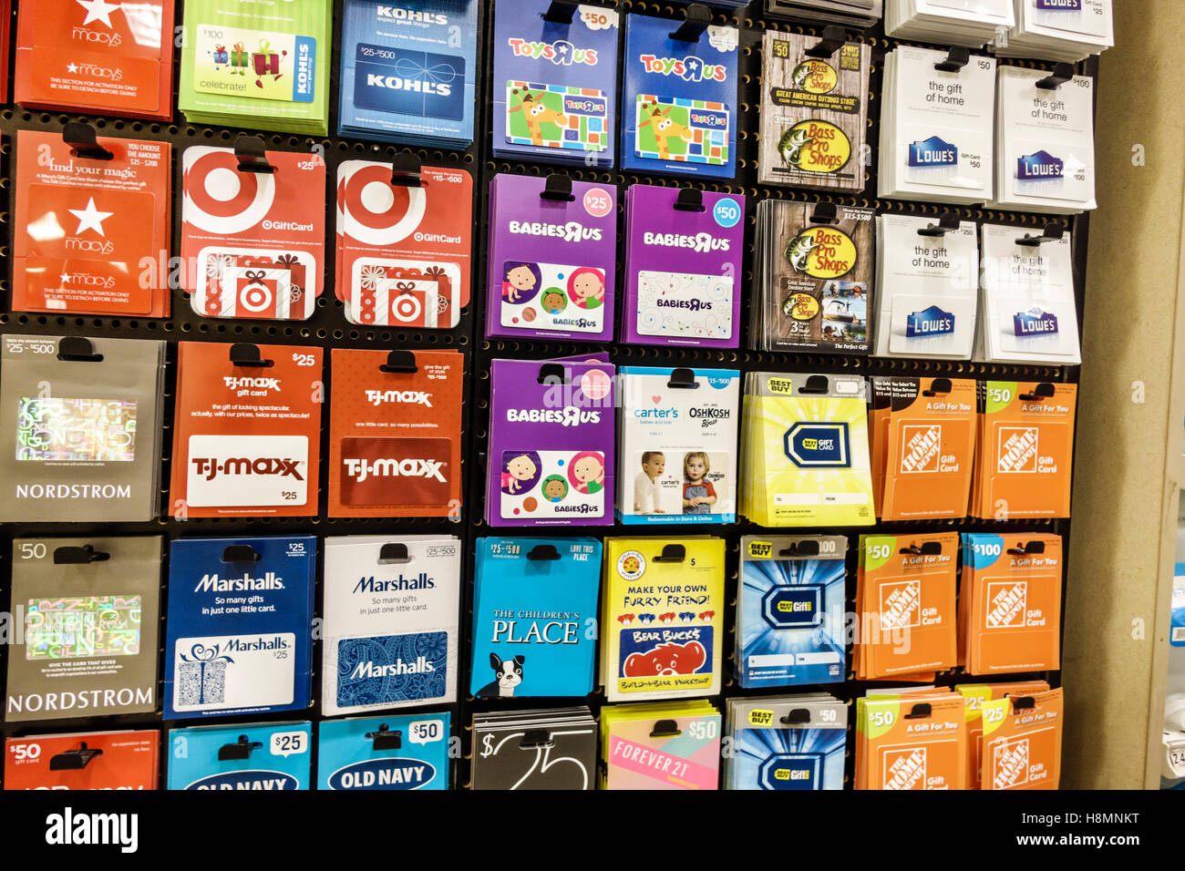 Cocoa Beach Florida,Publix,negozio di alimentari,supermercato,vendita,interno,mostra  vendita carta regalo,Marshalls,TJ Maxx,FL161025063 Foto stock - Alamy