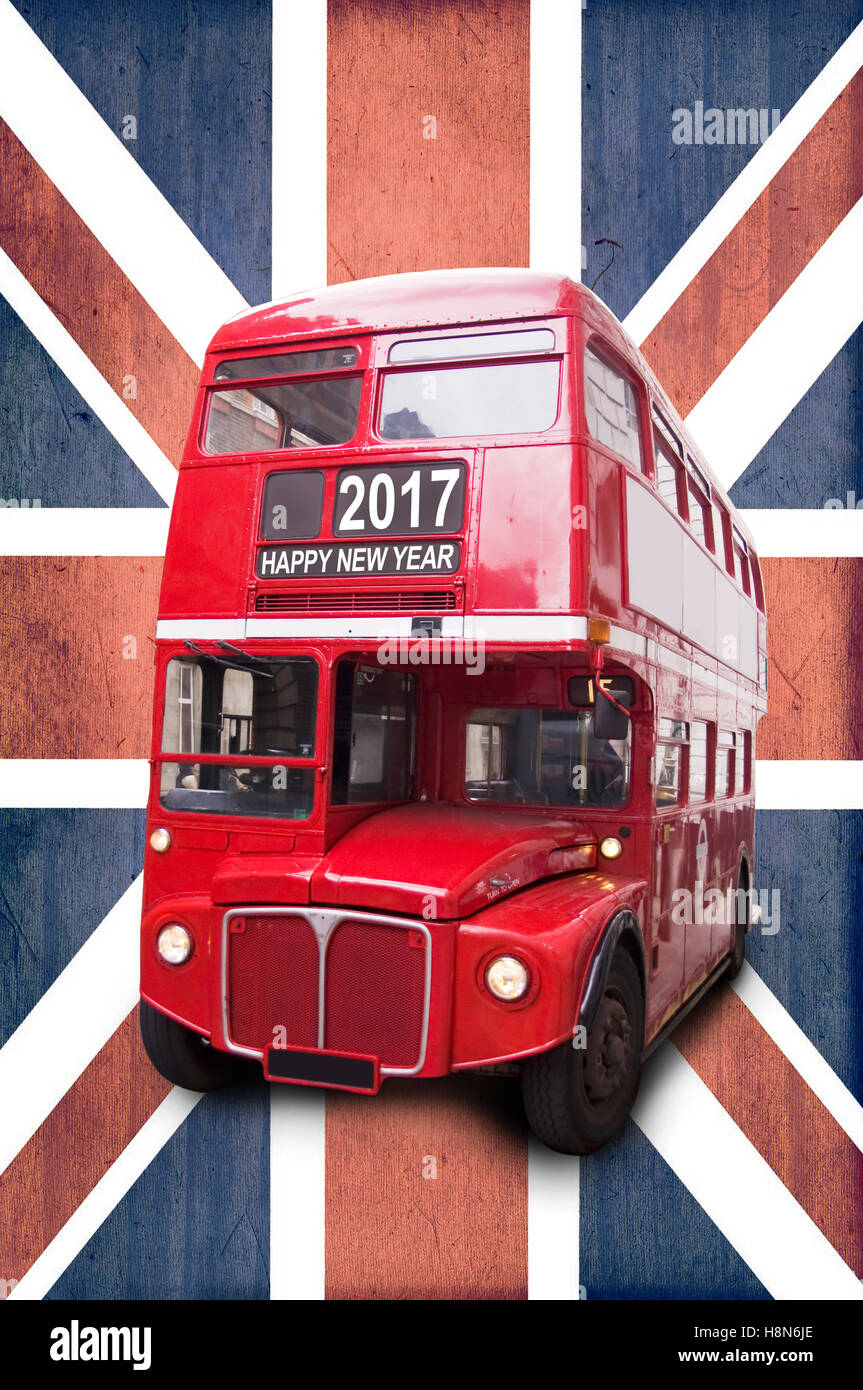 Felice anno nuovo 2017 scritto su una London vintage bus rosso, Union Jack lo sfondo Foto Stock