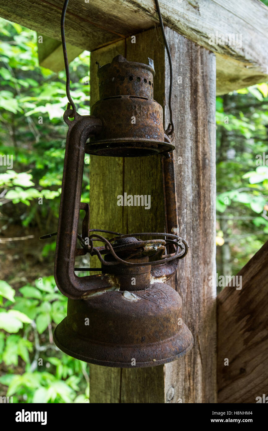 Vecchia Lanterna di gas sul fiume Cascapedia in Québec Canada Foto Stock