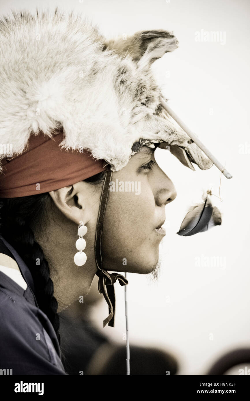 Santa Fe, New Mexico, negli Stati Uniti. Apache Native American a Pow Wow. Modello rilasciato Foto Stock