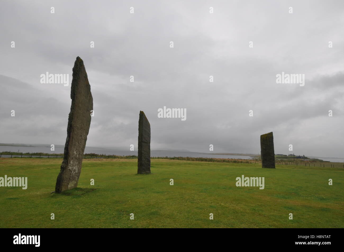 Stones of Stenness, Orkney Mainland, un monumento megalitico che fa parte del 'cuore di Orkney neolitico', patrimonio dell'umanità dell'UNESCO Foto Stock