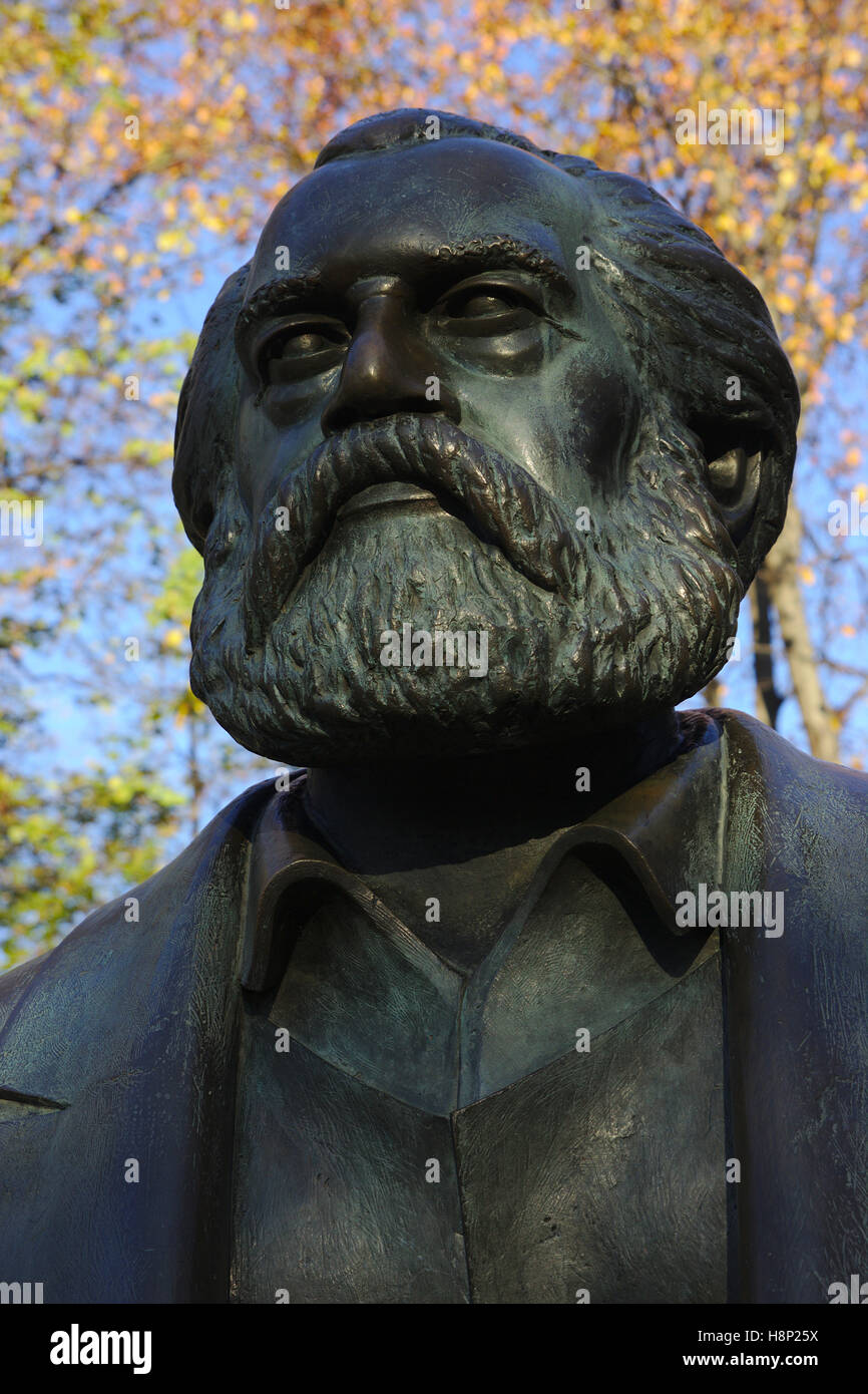 Statua di Karl Marx, Germania, Marx-Engels-Forum, Berlino Foto Stock