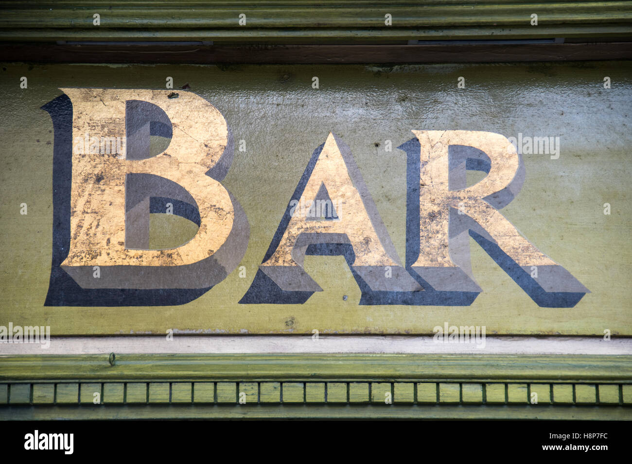 Dublino, Irlanda - Un bar segno nella città di Dublino, la capitale della Repubblica di Irlanda situato in Irlanda costa orientale. Foto Stock