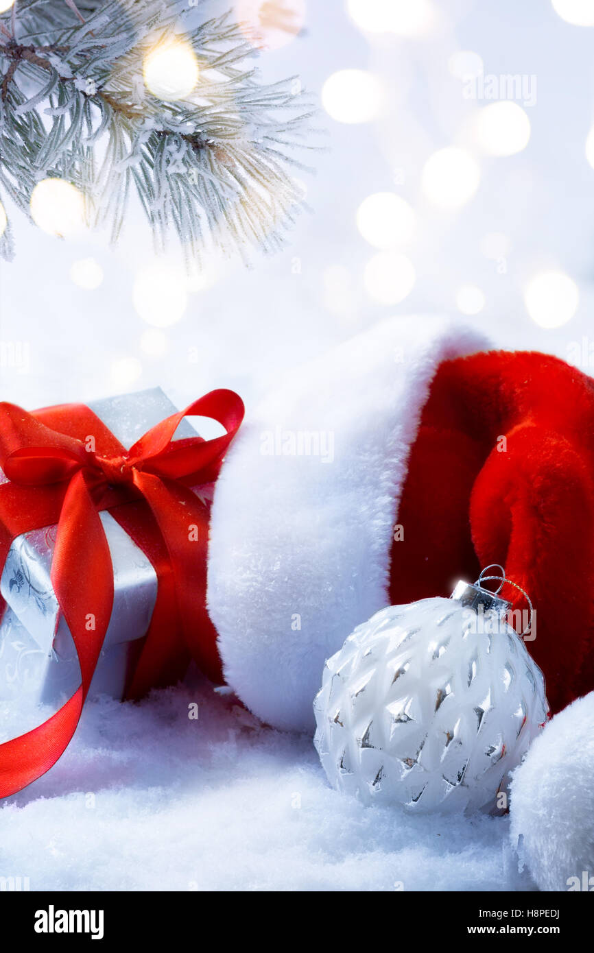 Scheda di Natale sfondo; confezione regalo e decorazione di Natale Foto Stock