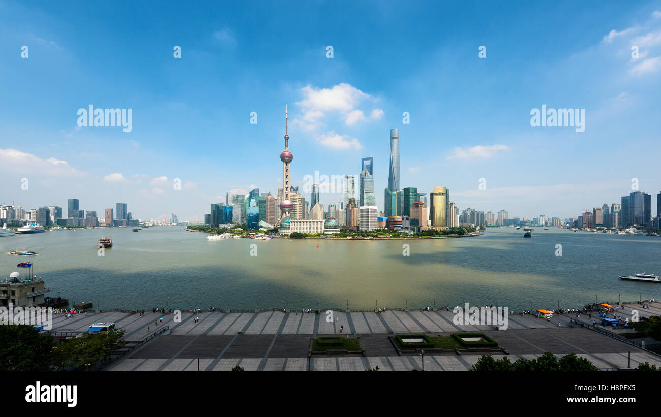 Panorama di Shanghai Shanghai lujiazui finance e il quartiere degli affari del commercio sullo skyline di zona, Shanghai, Cina Foto Stock