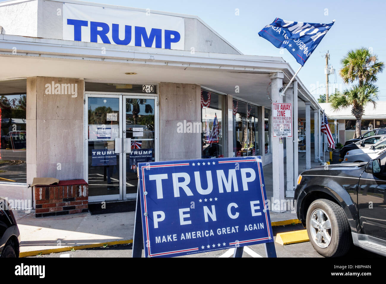 Florida,Sud,Cocoa Beach,Trump Pence,sede della campagna presidenziale,visitatori viaggio viaggio turistico turismo punto di riferimento cultura cul Foto Stock