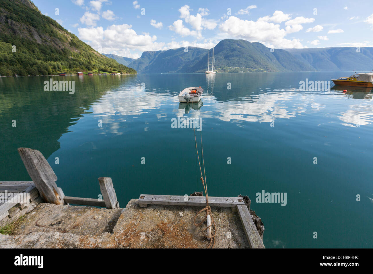 Solvorn è un borgo nel Comune di lucentezza in Sogn og Fjordane county, Norvegia Foto Stock