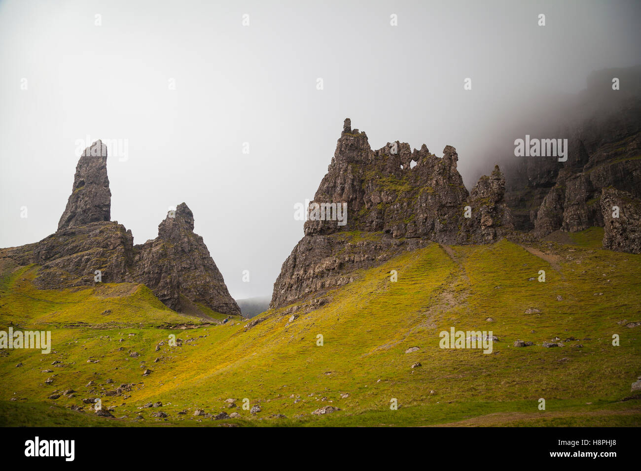 Il vecchio uomo di Storr e altri pinnaceles, Isola di Skye in Scozia Foto Stock