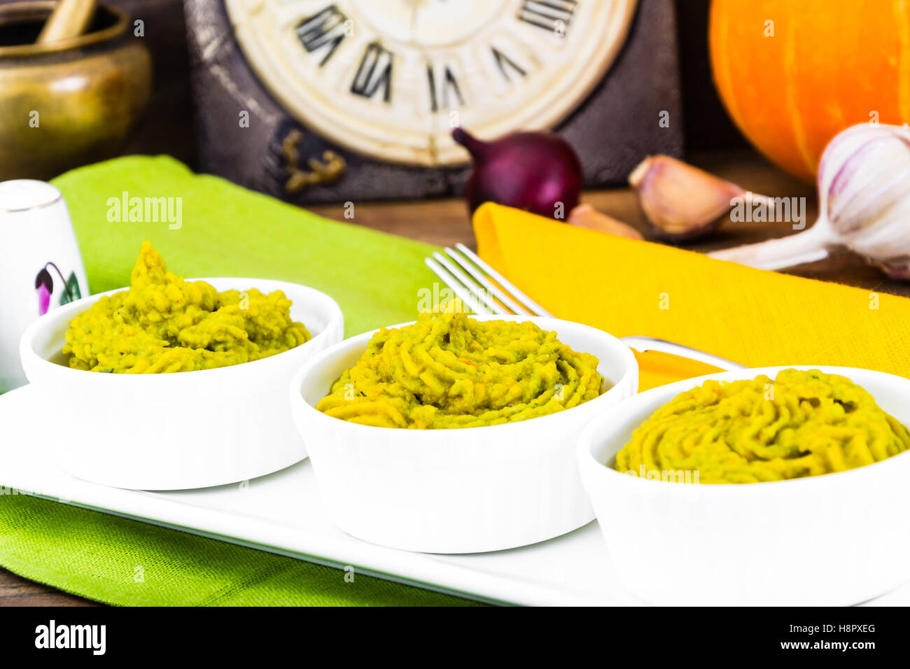 Pâté di purea di broccoli, zucca e carota Foto Stock