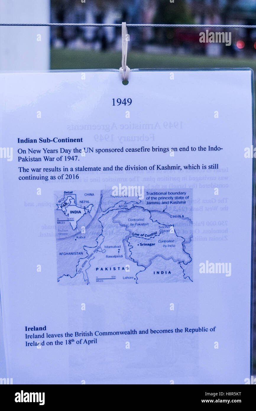 Londra, Regno Unito. Xv Nov, 2016. "99 anni di un di anno in anno tempo storico linea, di eventi in Palestina (e altri eventi mondiali) poiché la Dichiarazione Balfour era stato firmato. La Dichiarazione Balfour, (nov. 2, 1917), è stata una dichiarazione di sostegno britannico per "la creazione in Palestina di una sede nazionale per il popolo ebraico". Credito: claire doherty/Alamy Live News Foto Stock