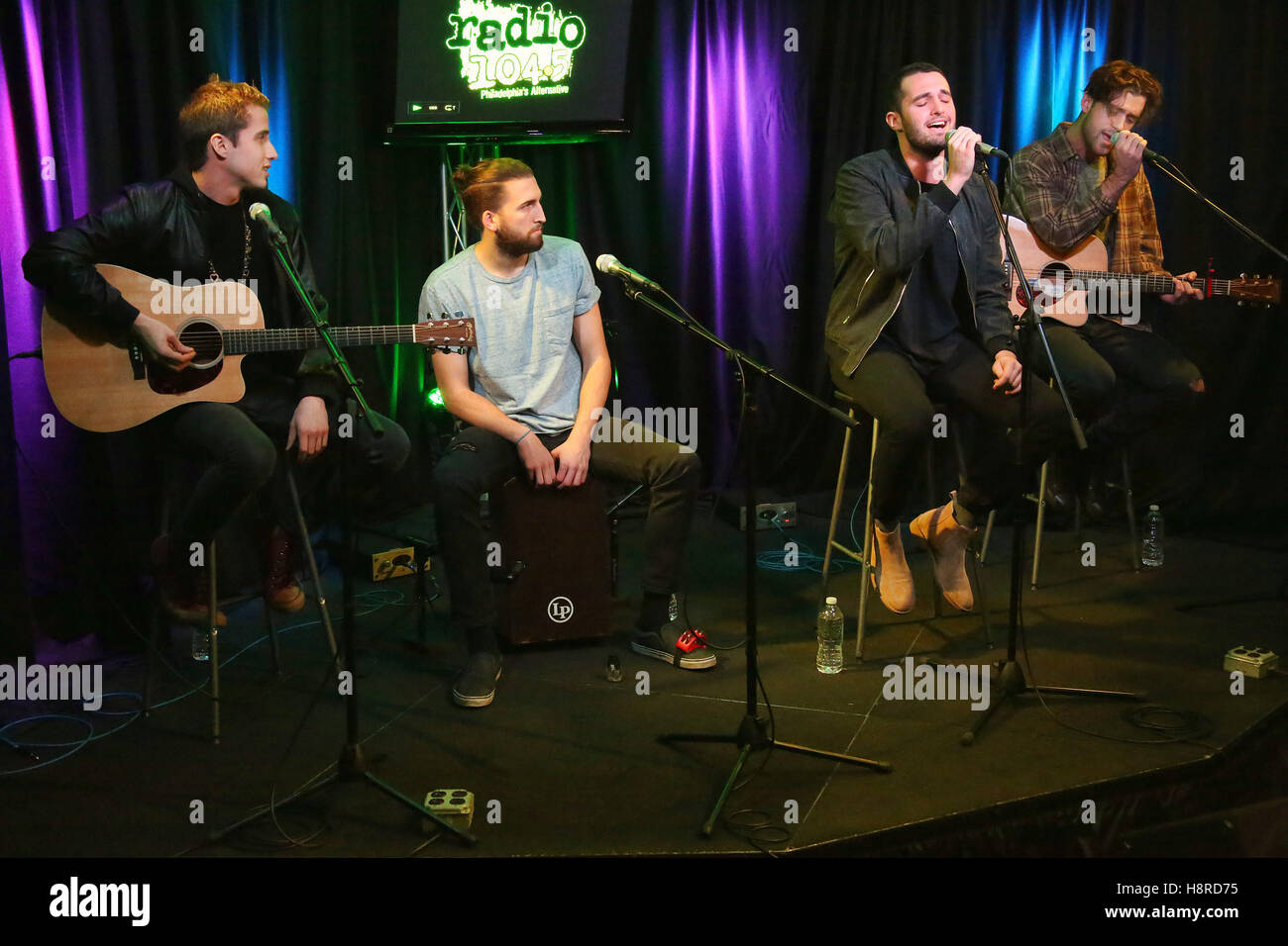 Bala Cynwyd, Pennsylvania, USA. 16 Novembre, 2016. La visita Heydaze Radio 104,5 performance studio in Bala Cynwyd, pa su Novembre 16, 2016 Credit: MediaPunch Inc/Alamy Live News Foto Stock