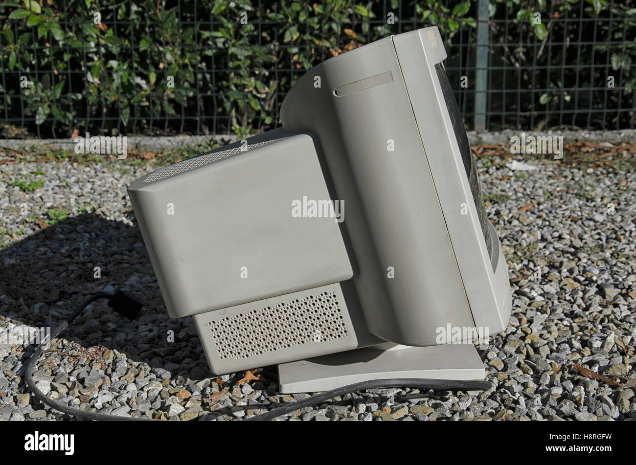 Vista di un obsoleto tubo catodico monitor Foto Stock