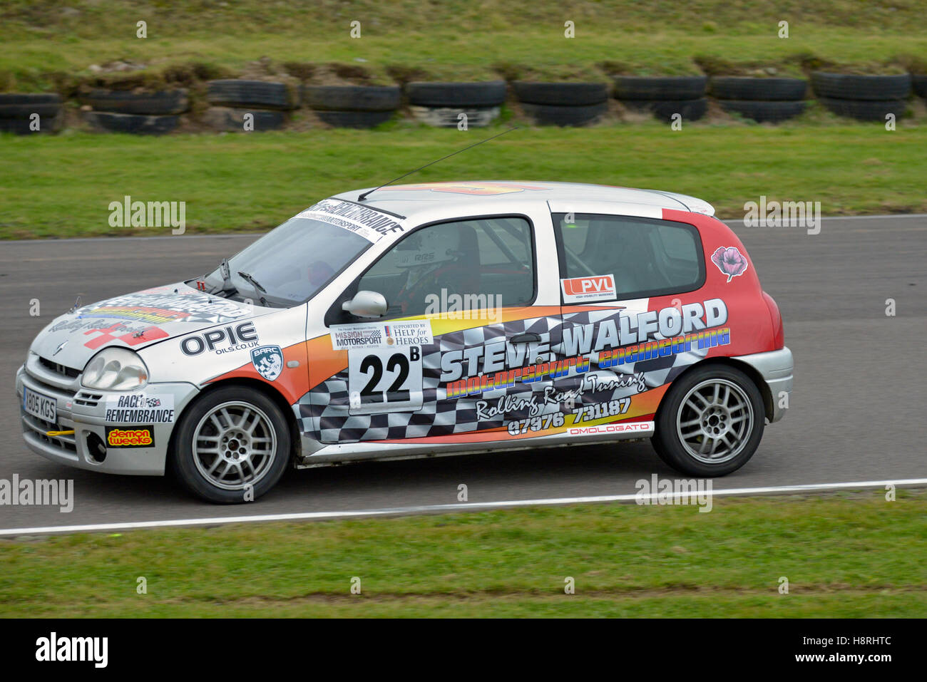 La missione del Motor Sport Ty Croes racing Anglesey, Curcuit ,il Galles del Nord, Regno Unito. Gara di ricordo. velocità. Foto Stock