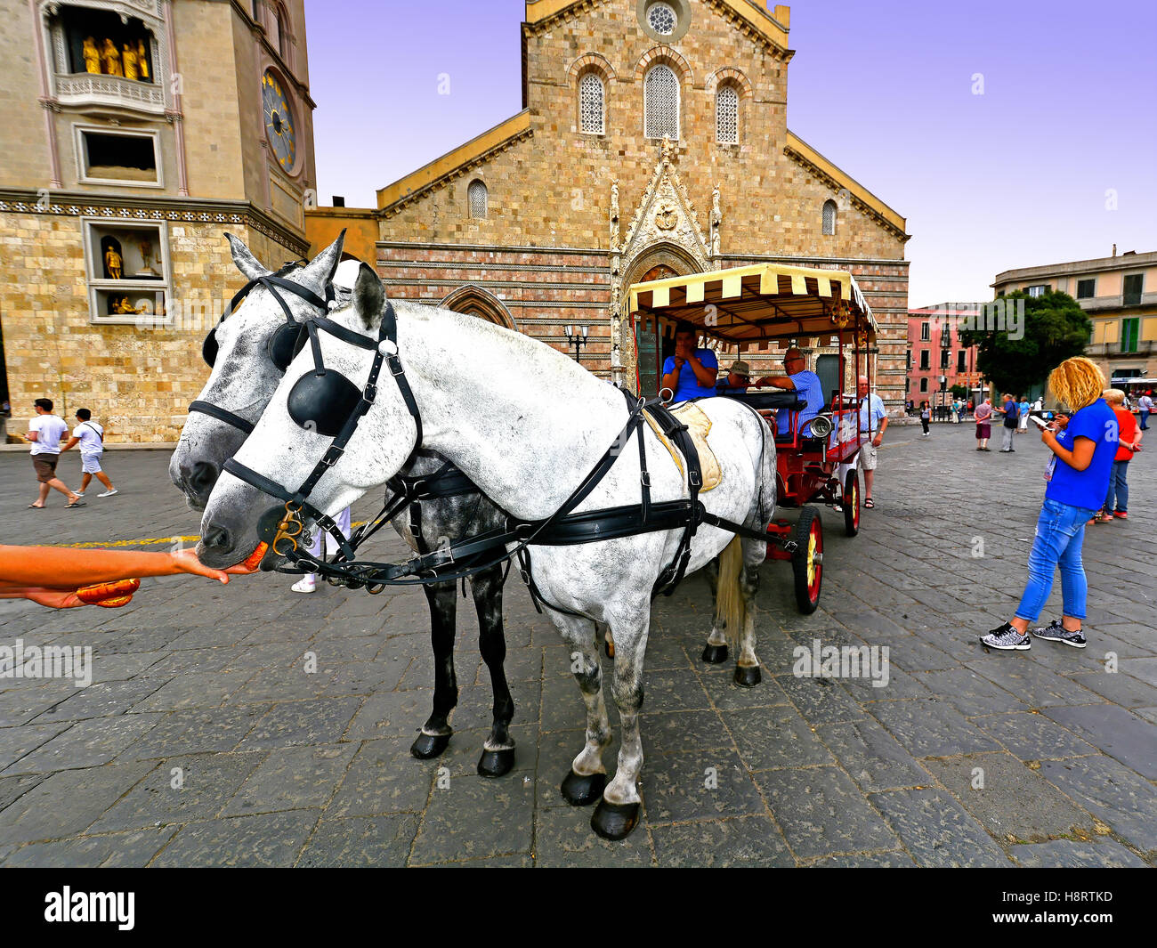 Messina piazza principale di White Horse e giro in carrozza Foto Stock