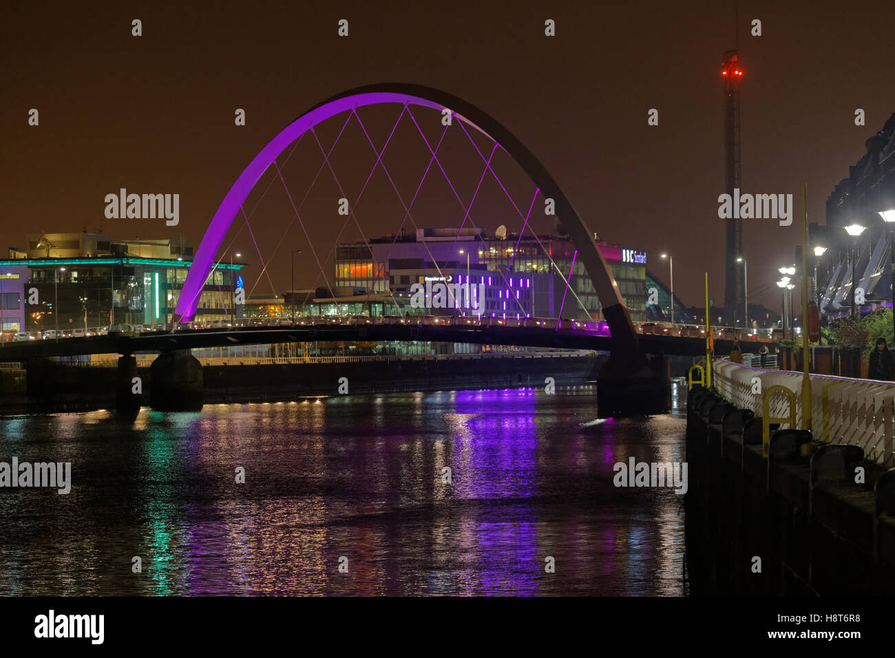 Clyde arc bbc squinty bridge notte glasgow Foto Stock