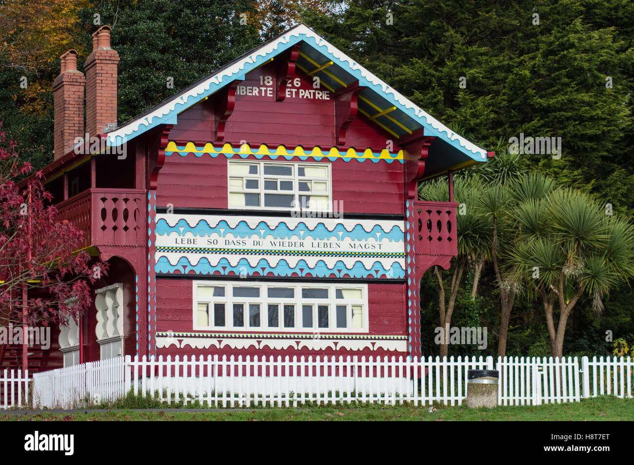 Swiss Cottage nel Parco Singleton, Swansea, Wales, Regno Unito Foto Stock