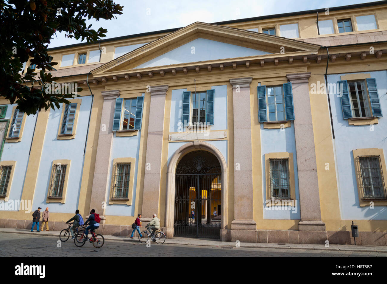 Università degli Studi di Pavia, edificio principale, ospita il museo  universitario, Pavia Lombardia, Italia Foto stock - Alamy
