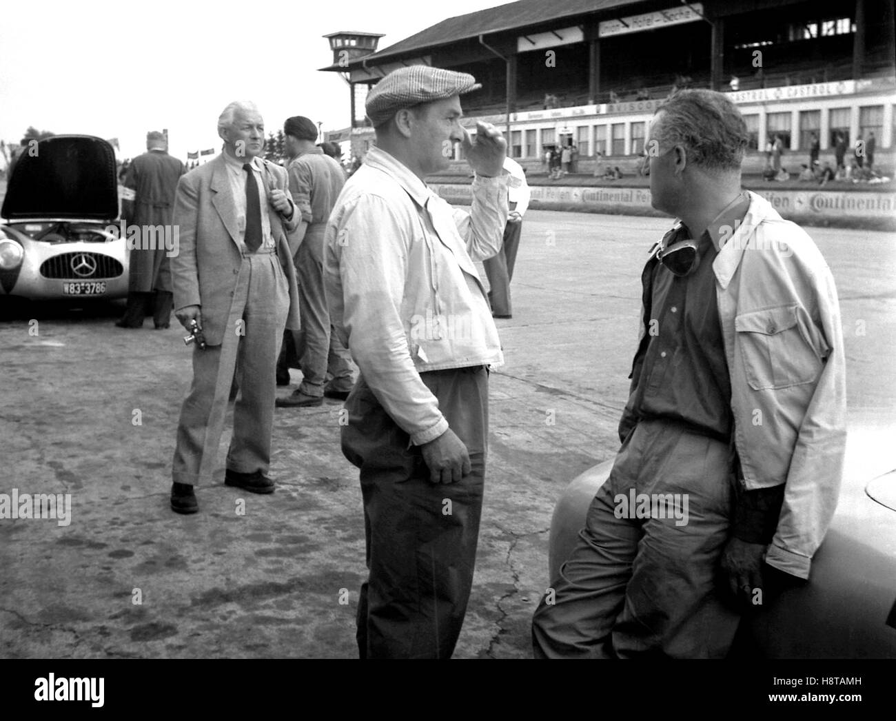 1952 EIFELRENNEN LANG KLING MERCEDES BENZ 300 SL BOX Foto Stock