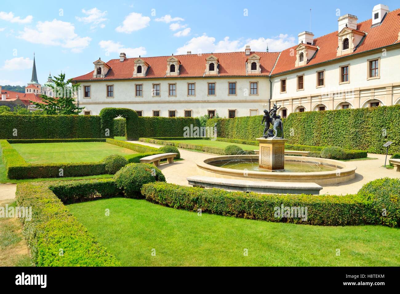 Palazzo Wallenstein giardini a Praga, giorno di estate Foto Stock