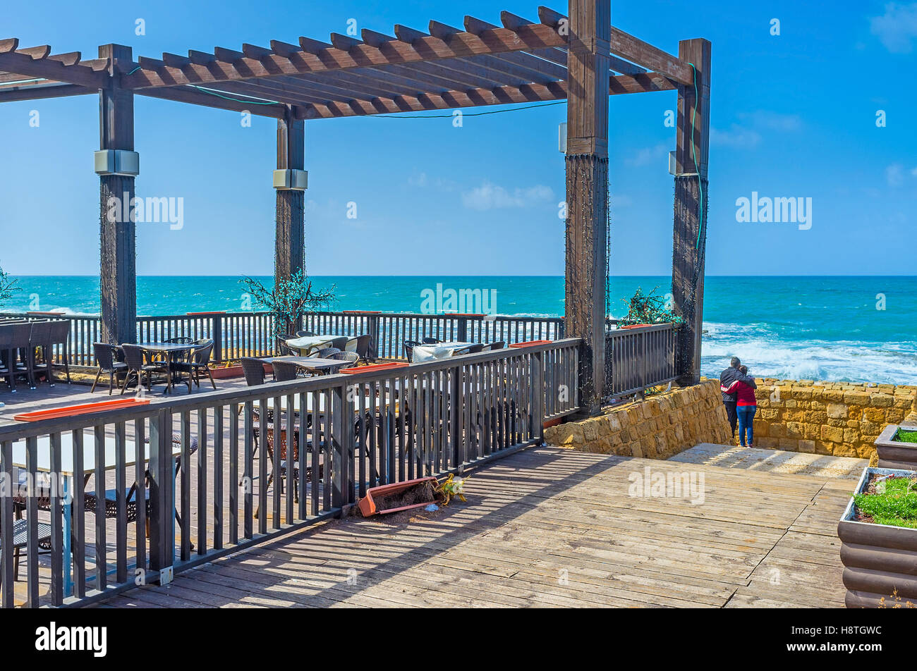 Il cafe offre la migliore vista della città - il mar mediterraneo, acro, Israele. Foto Stock