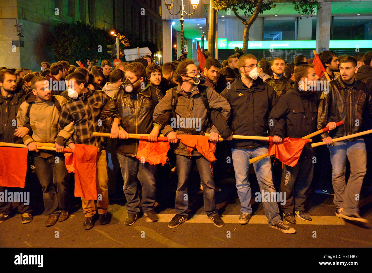 Di sinistra manifestanti dimostrando contro la visita del Presidente degli Stati Uniti Barack Obama, in Atene, Grecia Foto Stock