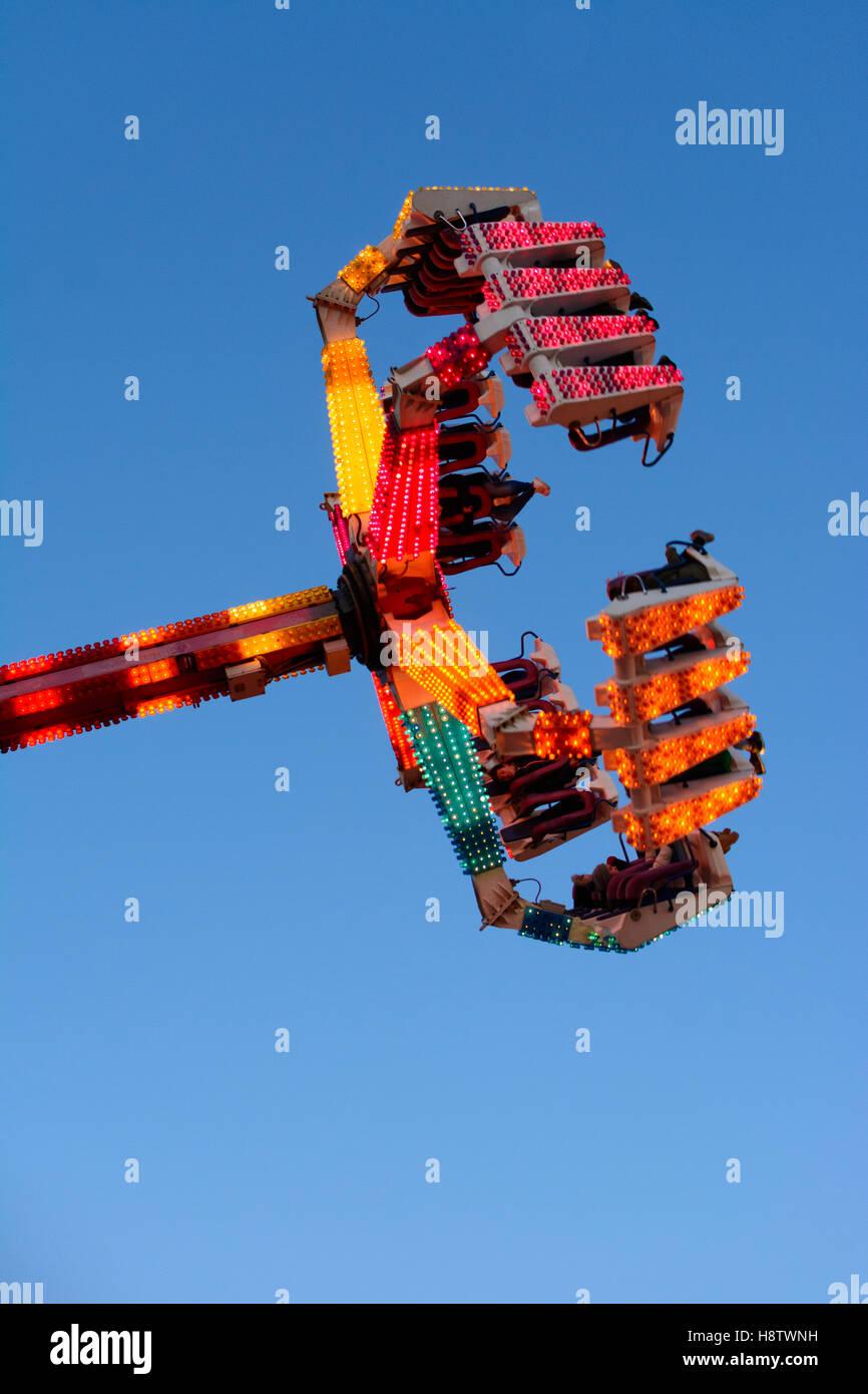Klosterneuburg: luna park ride postcombustore 24 "caos", Wienerwald, Vienna Woods, Niederösterreich, Austria Inferiore, Austria Foto Stock