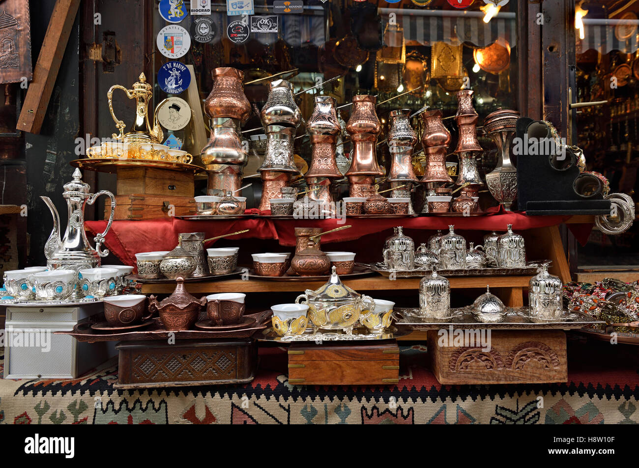 Shop Display in Bascarsija, Sarajevo del vecchio bazaar, Sarajevo, Bosnia Erzegovina Foto Stock