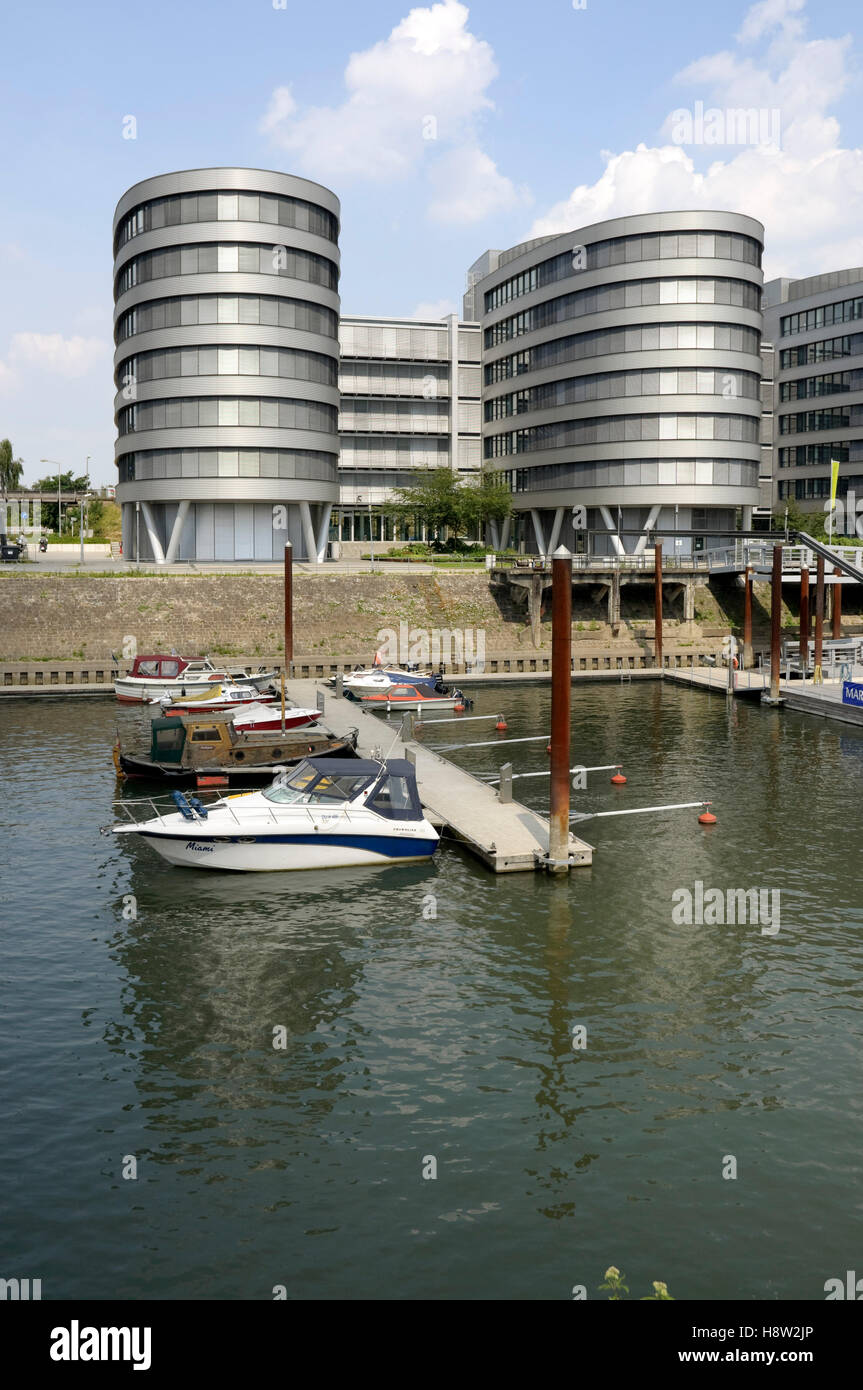 Marina e 'cinque barche' edificio, il Porto Interno di Duisburg, Renania settentrionale-Vestfalia Foto Stock