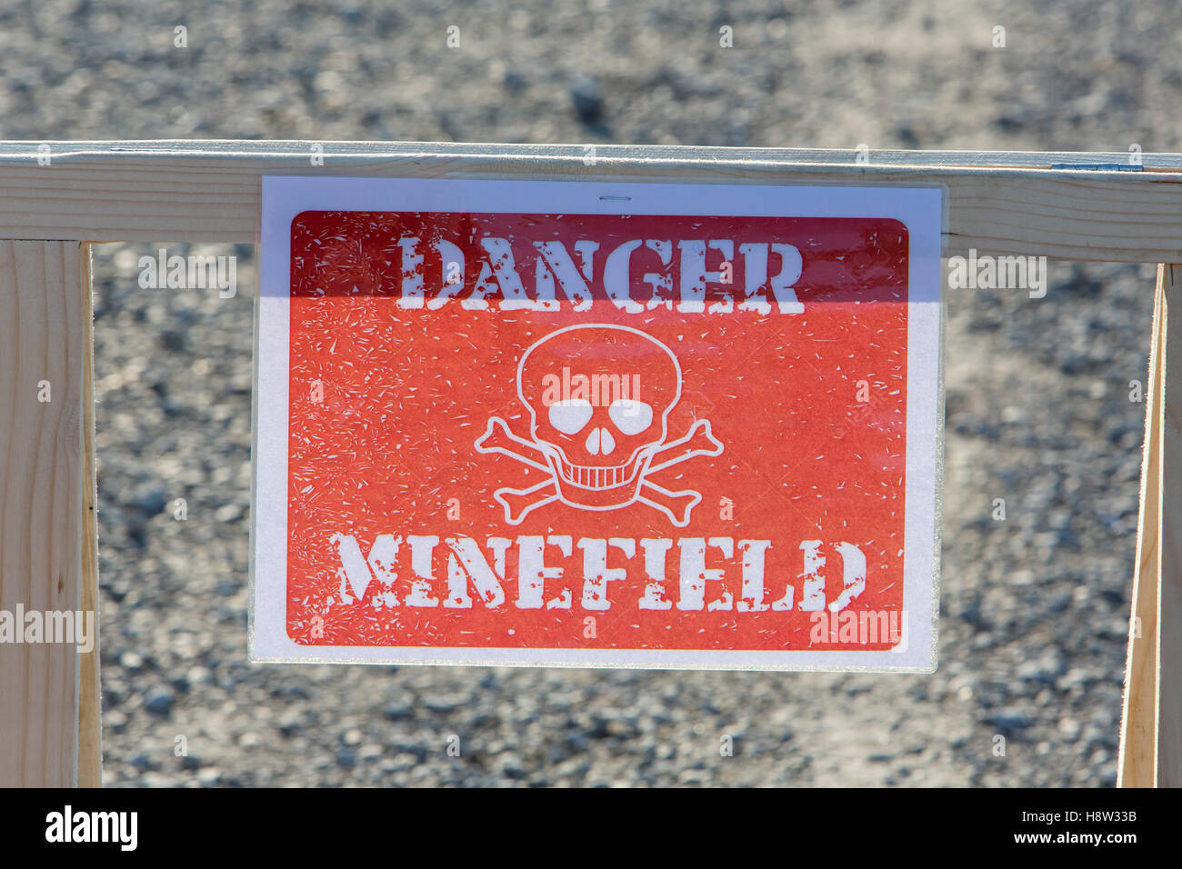 Schild, warnt vor einem Minenfeld, Foto Stock