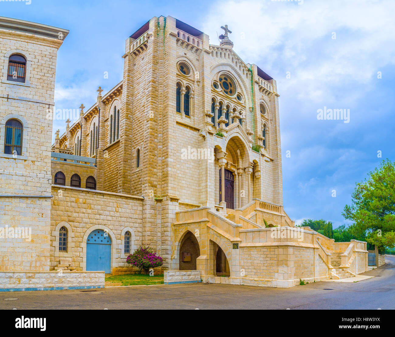 Il Selesian Chiesa di Gesù adolescente è una delle più belle chiese