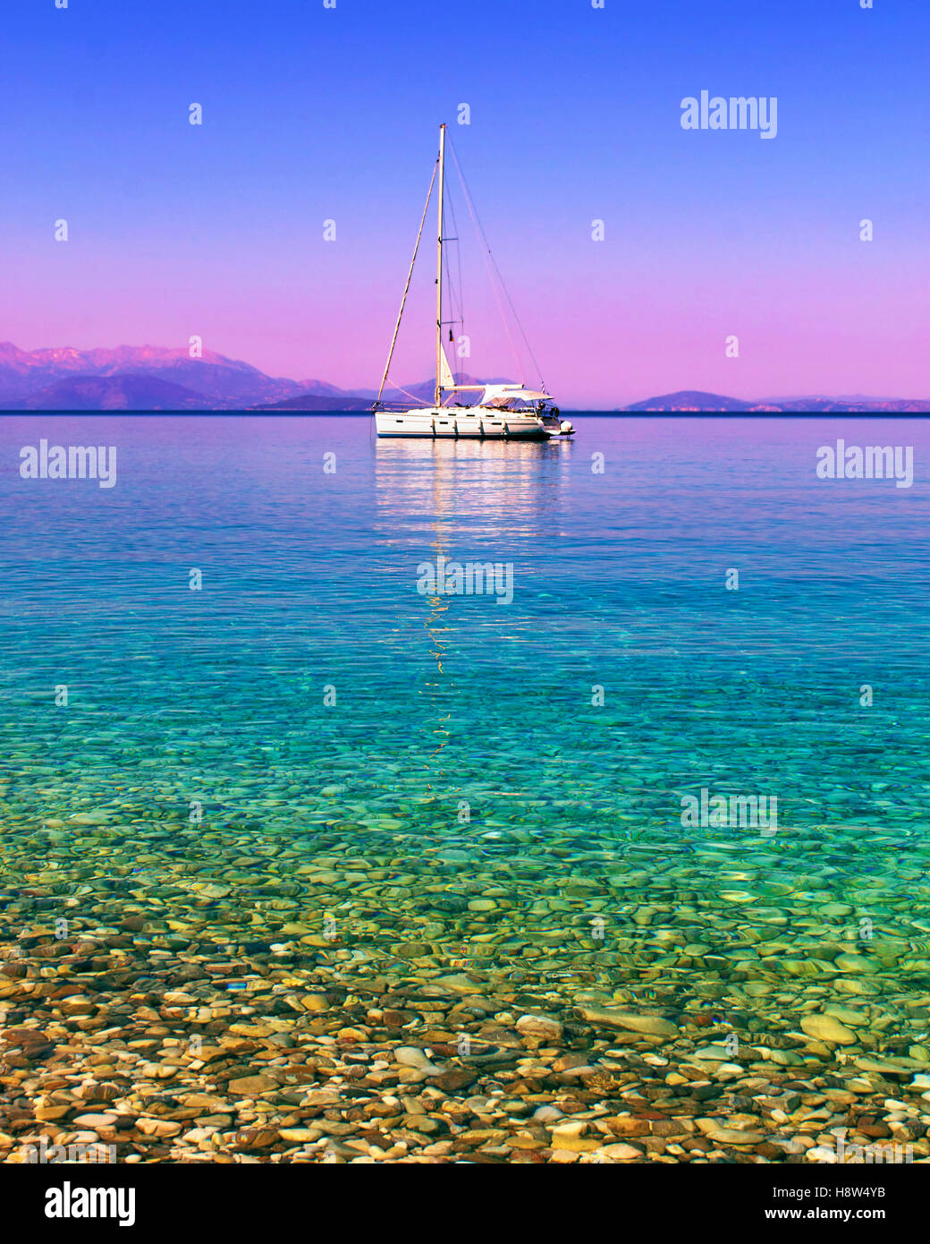 Barca a vela in mare Ionio Ithaca Grecia Foto Stock